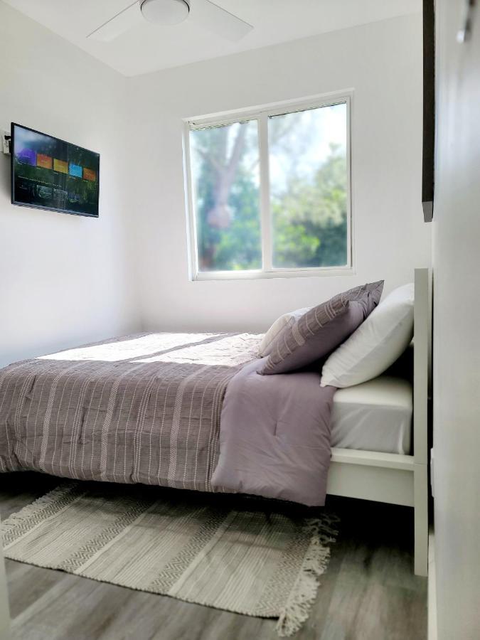 Miami Vacation Guest House Bagian luar foto